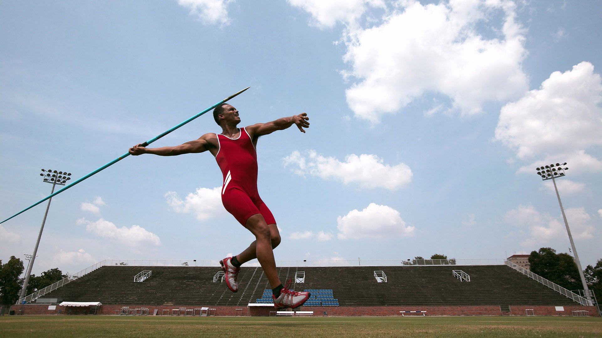 慢动作回放:比赛中的经典瞬间解析,比赛时的动作